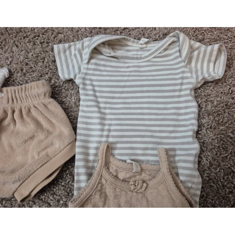 Quincy Mae baby girl bundle set of 4 size 0-3 months